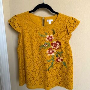 Like new xhilaration beautiful yellow lace overlay blouse sz S